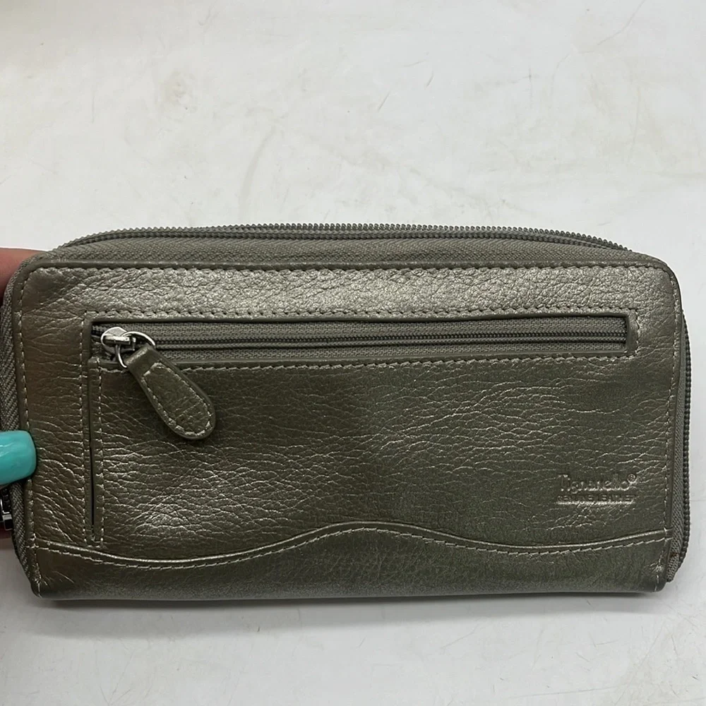 Tignanello gold standard size leather wallet. MCB3812I